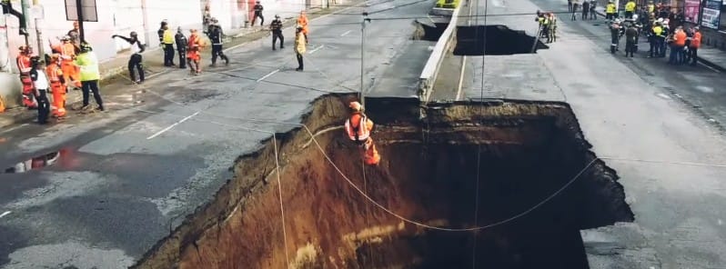Τεράστια τρύπα κατάπιε 2 αυτοκίνητα στην Γουατεμάλα