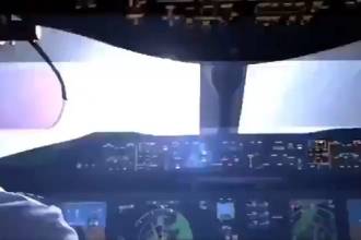 αεροσκάφος μέσα σε καταιγίδα με κεραυνούς από το cockpit