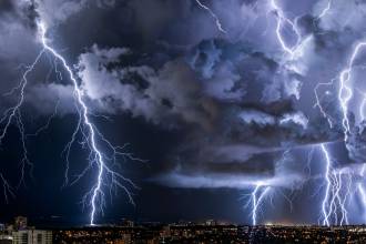 Ισχυρή κακοκαιρία με βαρομετρικό χαμηλό πάνω από τη Μεσόγειο και έντονα φαινόμενα στην Ελλάδα