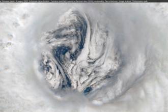 τυφώνας Khanun