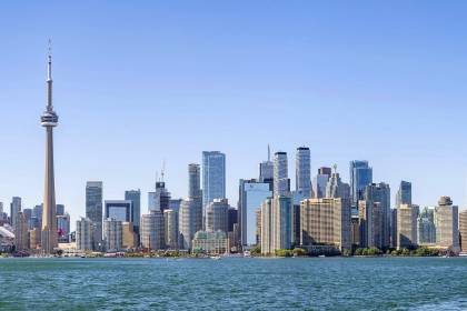 Toronto live cam showing real-time city view and weather conditions