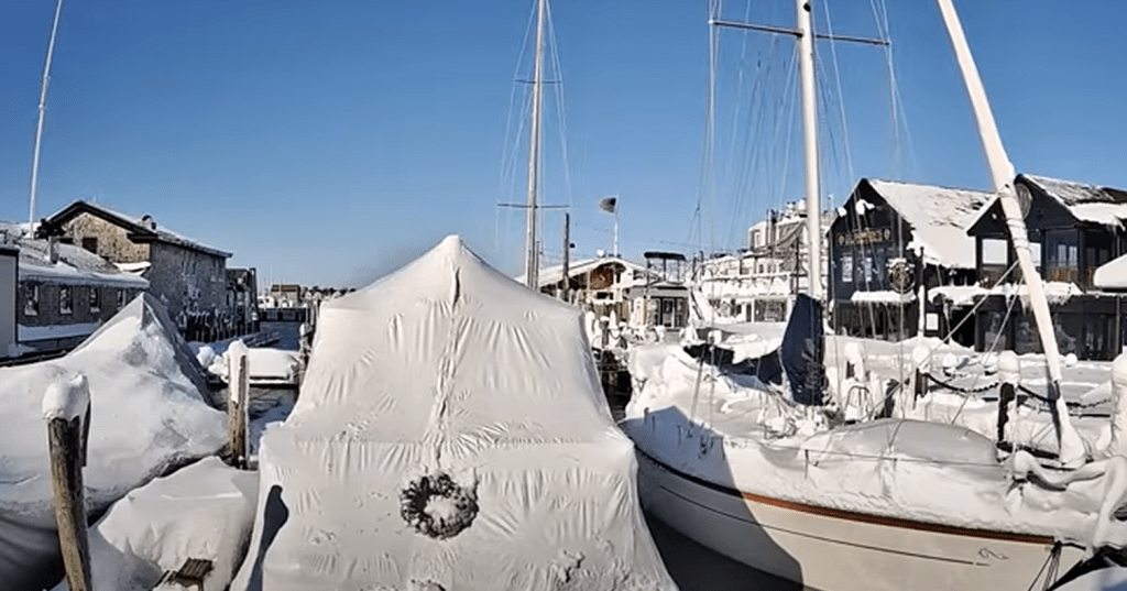 Newport Harbor live cam showing waterfront view in Rhode Island