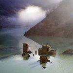 Το βυθισμένο χωριό Φάμπρικα ντι Καρέτζινε στην Τοσκάνη όταν αποκαλύπτεται μετά την αποστράγγιση της λίμνης Βάλι