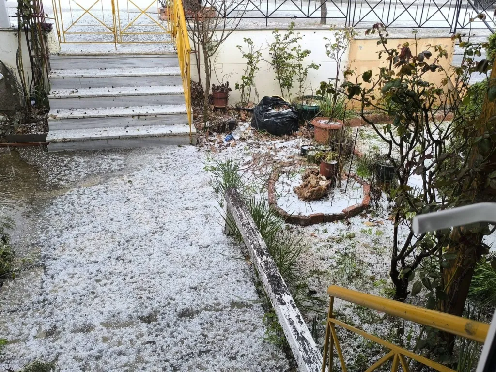 Χαλαζόπτωση στην Κρήτη με καταιγίδα και ζημιές σε καλλιέργειες στο Ηράκλειο