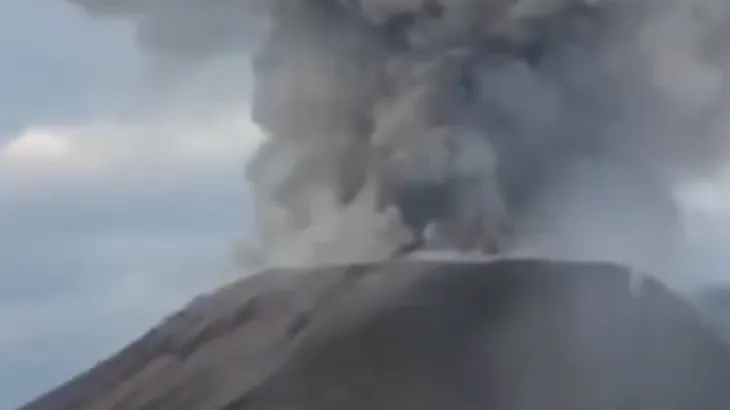 Guatemala Volcano Eruption: Hikers Flee Santiaguito Blast Caught on Video